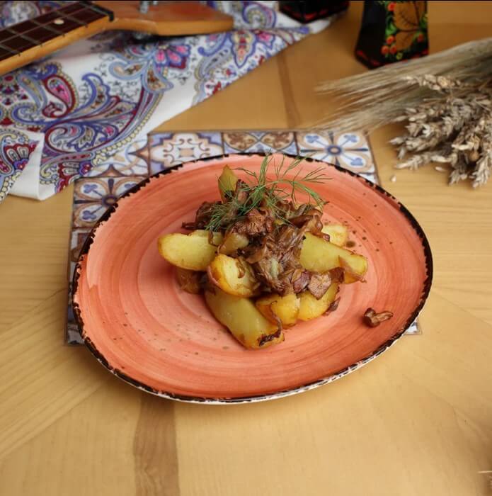 Картофель печеный с жареными грибами